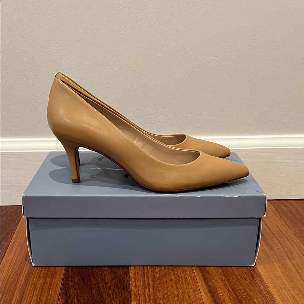 NWT Essex Lane Tan Leather Heels 6 1/2